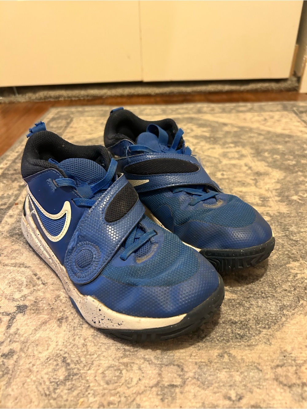 Nike Kids Blue and White Hook-and-Loop Athletic Sneakers